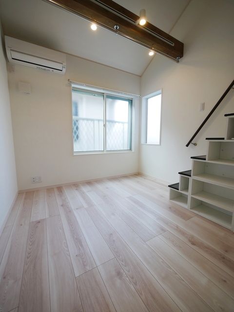 居室・リビング　同物件別部屋写真