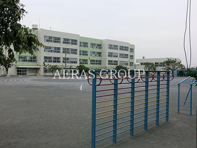 小学校　横浜市立上白根小学校（小学校）まで306m