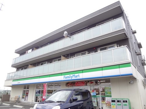 コンビニ　ファミリーマート 中山競馬場前店（コンビニ）まで549m