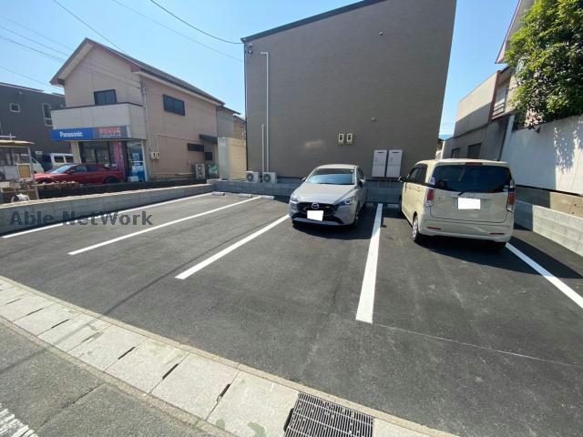 駐車場　駐車場