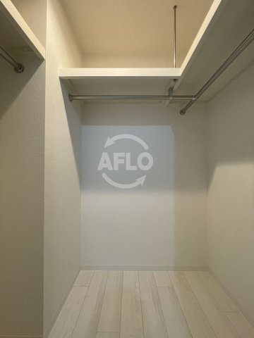 収納　ワールドアイ京町堀　ウォークインクローゼット