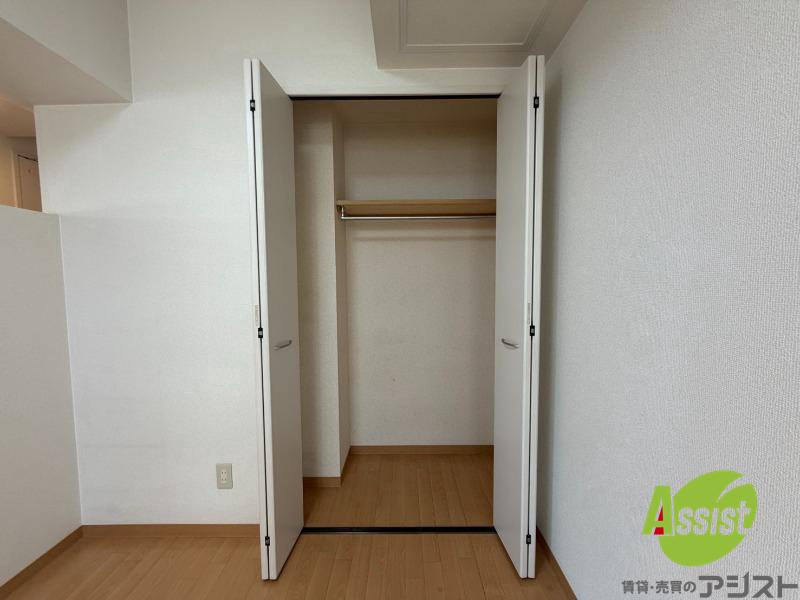収納　寝室の収納です。部屋がすっきり片付きます。