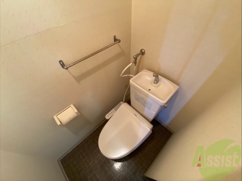 トイレ　こちらはトイレです。清潔感があり、安心して使用できます。