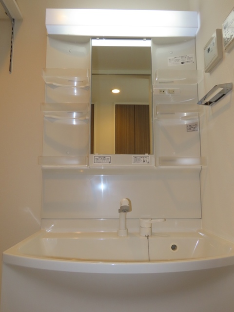 洗面設備　※写真は同タイプ住戸です。