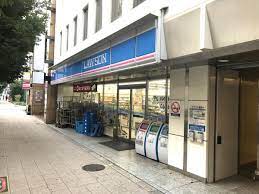 コンビニ　ローソン 西区新町一丁目店（コンビニ）まで72m