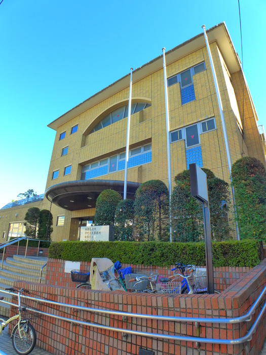役所　仲町区民事務所（役所）まで284m