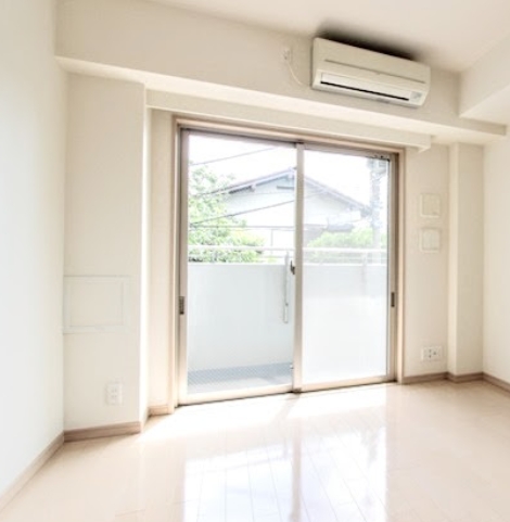 居室・リビング　明るいお部屋ですね♪