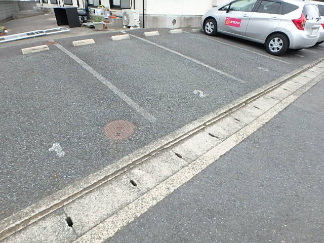 駐車場　敷地内駐車場（要空き確認）