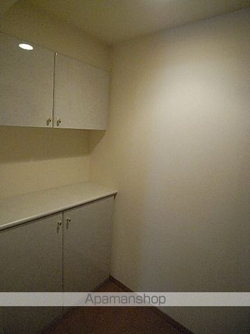 プレサンス大手前パークサイドIIの玄関写真