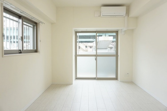 居室・リビング　写真は同マンションの別のお部屋のものです。
