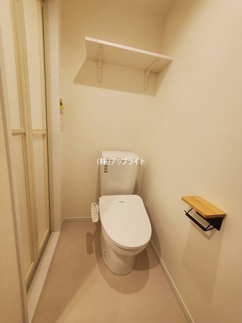 トイレ　温水洗浄便座付き