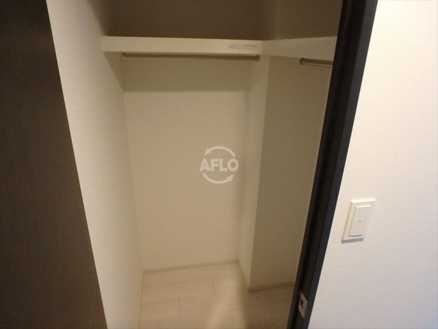 収納　スワンズシティ谷町ブリエ　ウォークインクローゼット