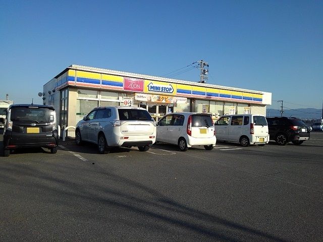 コンビニ　ミニストップ大刀洗下高橋店（コンビニ）まで700m