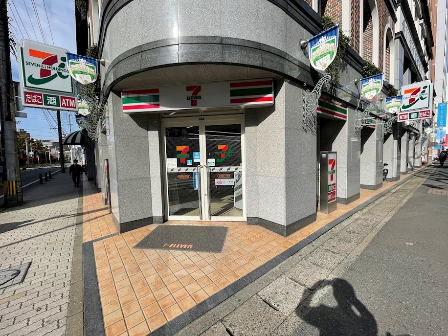 コンビニ　セブンイレブン 博多駅南1丁目店（コンビニ）まで140m