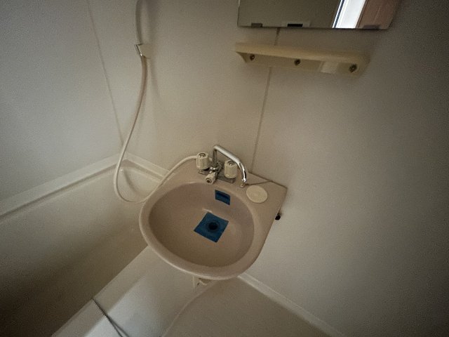 洗面設備　ゆったりとスペースのある洗面所