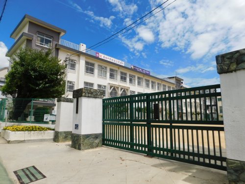 中学校　神戸市立原田中学校（中学校）まで577m