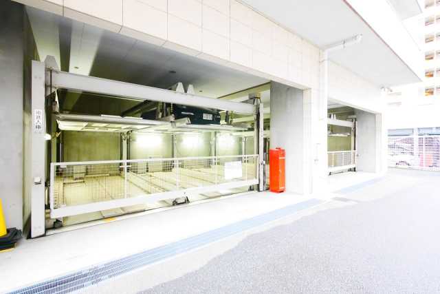 駐車場　ハウス桃季