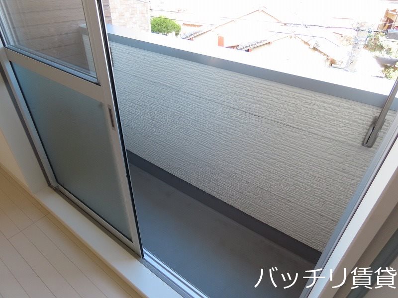 バルコニー　別号室タイプの為、現状を優先いたします