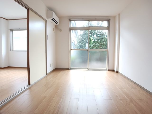 レジデンス斉藤の居間写真