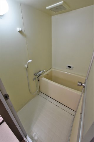 バス・シャワールーム　同物件、類似間取りのイメージ写真です