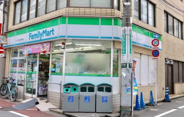 コンビニ　ファミリーマート　高田馬場店（コンビニ）まで103m
