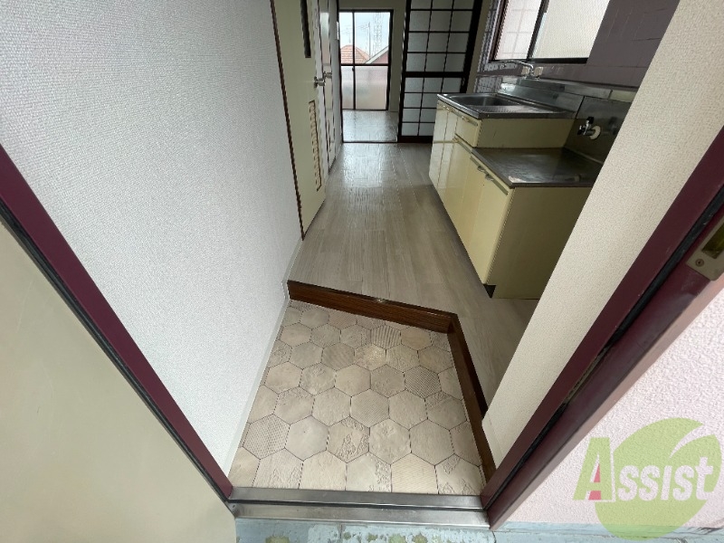 玄関　玄関から見た景色はこちらです。イメージできますか。