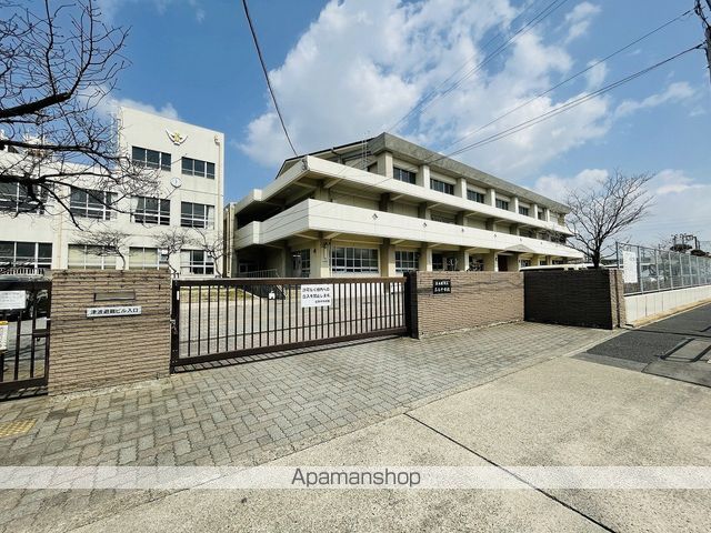 中学校　名古屋市立中学校名南中学校（中学校）まで292m