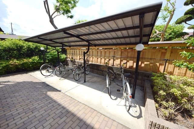 その他共有部分　★嬉しい屋根付の駐輪場です★