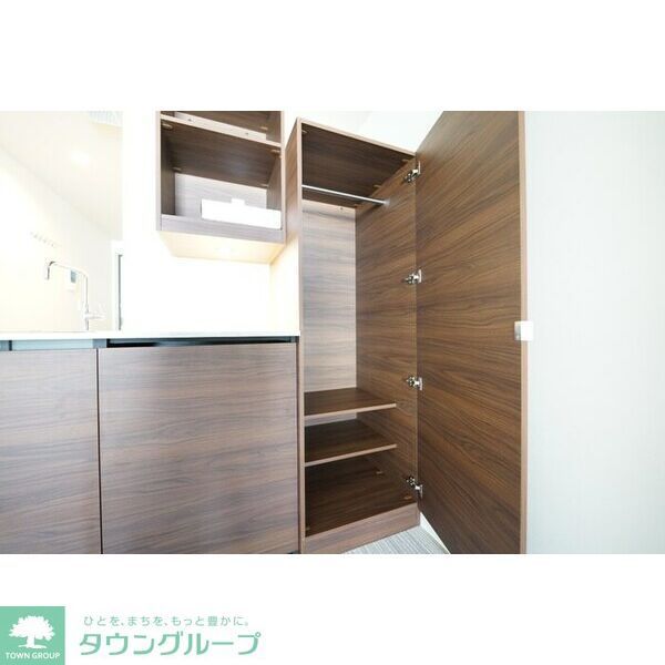 玄関　同じタイプの別部屋写真