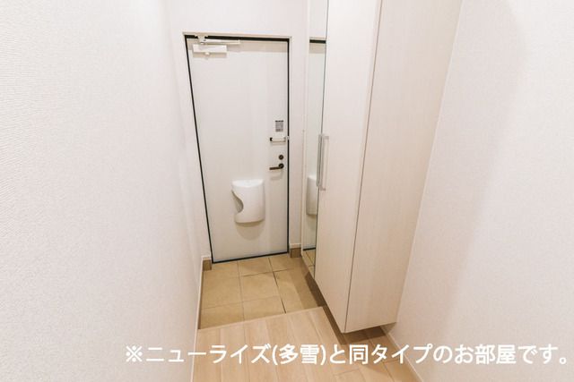 ＪＲ八戸線 八戸駅 バス乗車時間：14分 最寄りバス停で下車 徒歩4分 2階建 新築の玄関写真