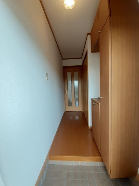 エルシャトー吉備IIIの玄関写真