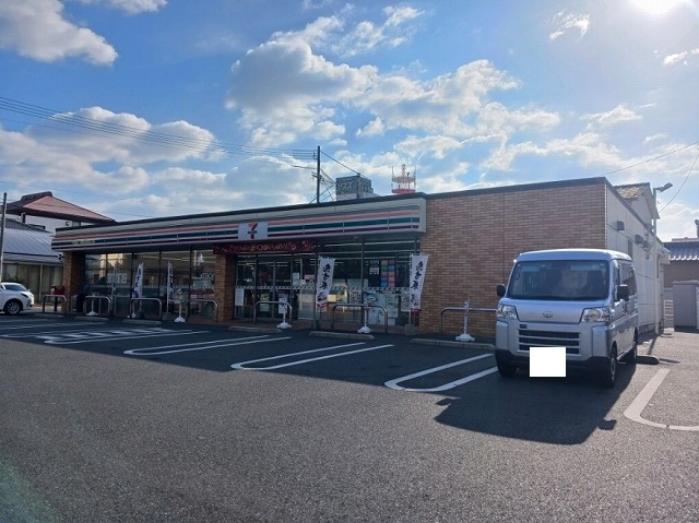 コンビニ　セブンイレブン周南代々木通店（コンビニ）まで241m