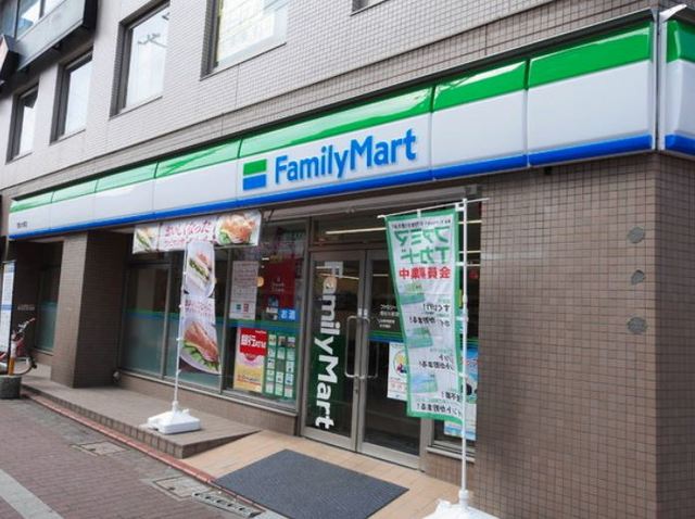 コンビニ　ファミリーマート雪谷大塚店（コンビニ）まで272m