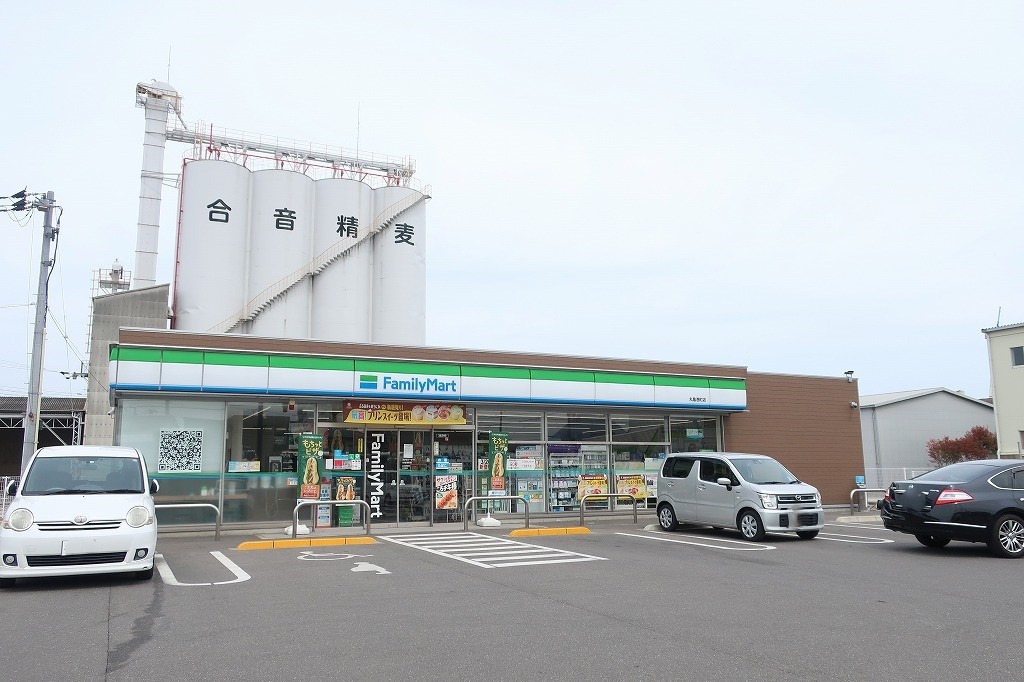 コンビニ　ファミリーマート丸亀港町店（コンビニ）まで343m