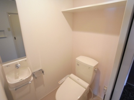 トイレ　トイレには快適な温水洗浄便座付き♪