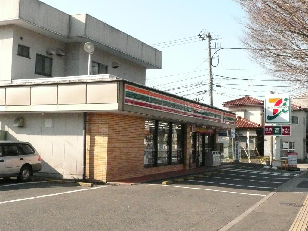 コンビニ　セブンイレブン（コンビニ）まで240m