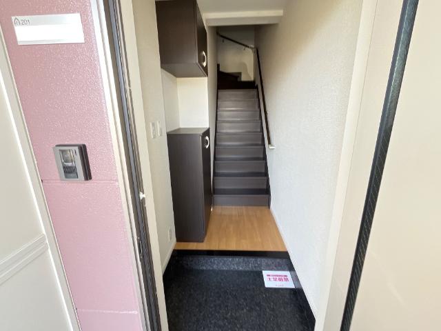 エクセレントヒルズの玄関写真