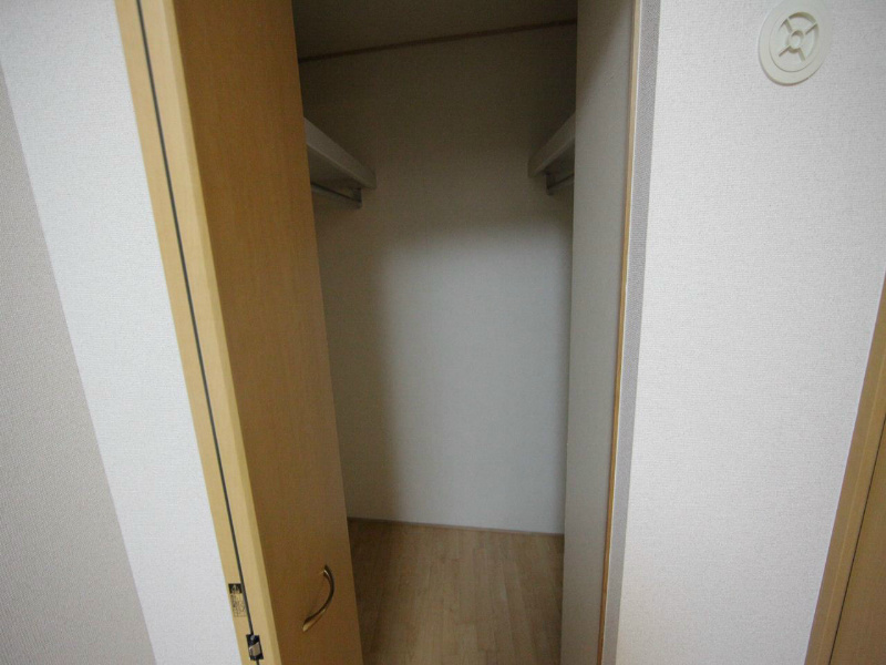 収納　ウォークインクローゼット付（収納充実してます）