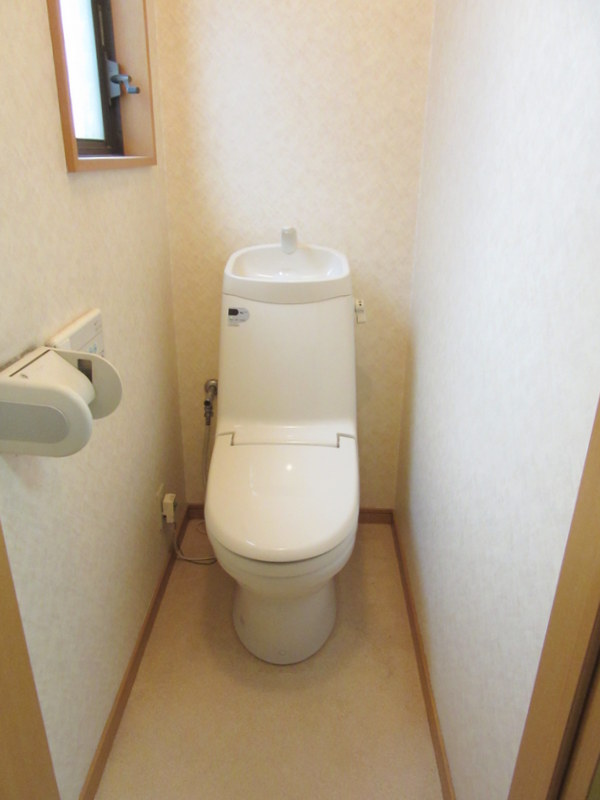 林ビルのトイレ写真