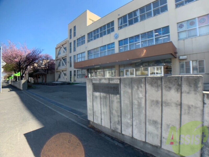 中学校　札幌市立札幌中学校（中学校）まで363m