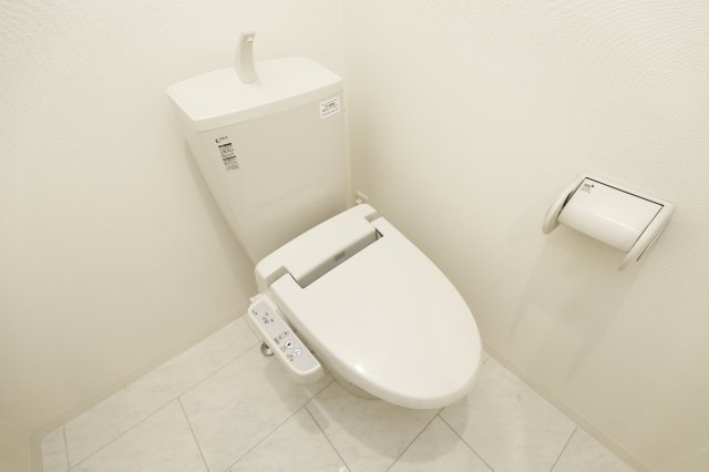 ＪＲ総武線 小岩駅 徒歩12分 2階建 築14年のトイレ写真