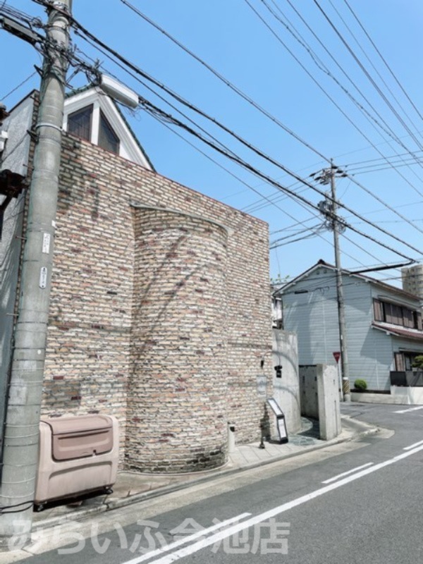 飲食店　マッシモ・マリアーニ（飲食店）まで294m