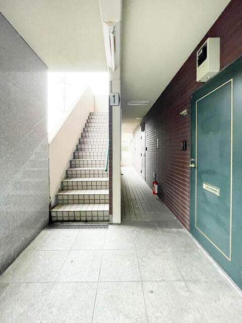 ロビー　通路