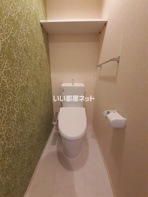 ロイヤルクレセントのトイレ写真