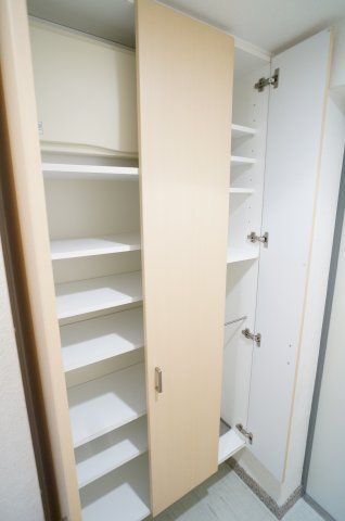 玄関　（別タイプ参考写真）グランヴァン王子　北区船堀１