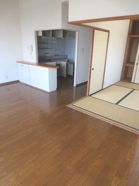 ロニヨンの居間写真