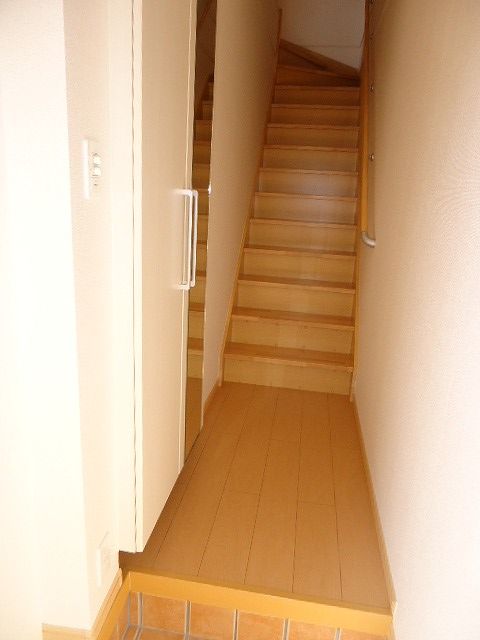 リンネ・シャルマンの玄関写真