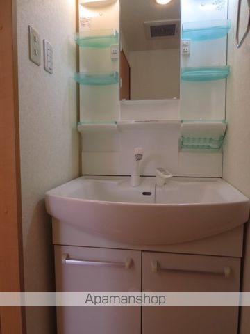 近鉄湯の山線 中菰野駅 徒歩4分 3階建 築17年の内装写真