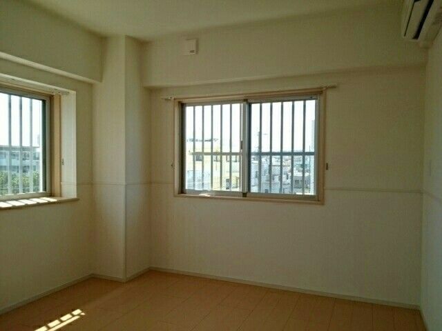 ラフィーネ泡瀬の内装写真
