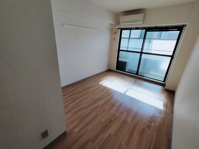 シティパーク菱屋西の居間写真